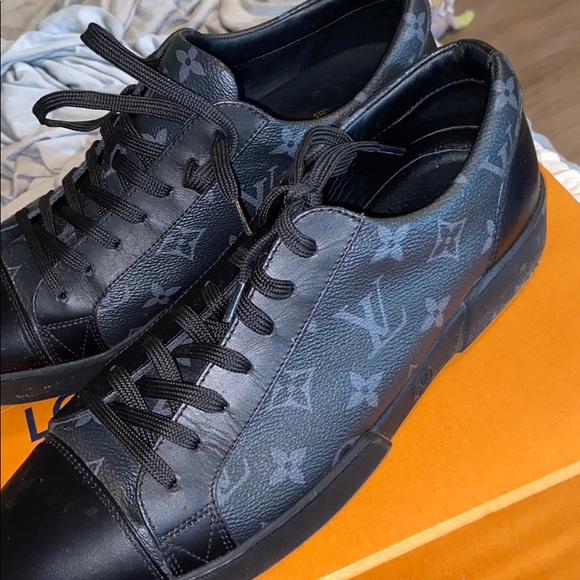 Men Louis sneakers size 8 but can fit a size 9 - Picture 1 of 4